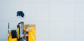 Mobilitatea fără compromisuri: Descoperă avantajele cărucioarelor pentru curățenie