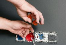 Diferența dintre electrician autorizat ANRE și neautorizat